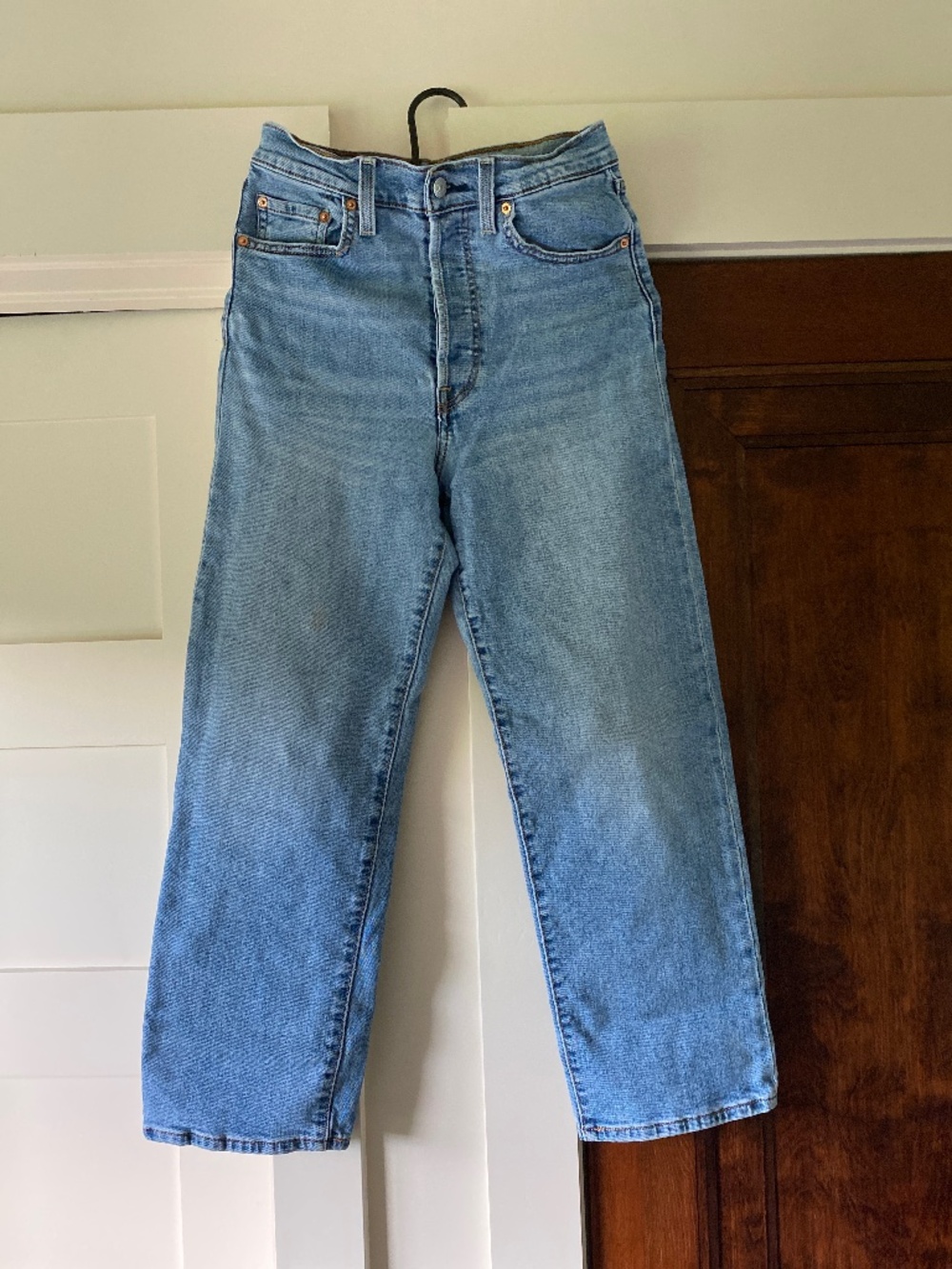 Levi’s Ribcage Straight Button Fly sz 27